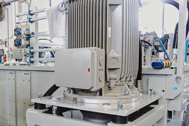 Pic #0 - Centrale idraulica per comando e controllo pressa per deformazione a caldo da 1000 ton