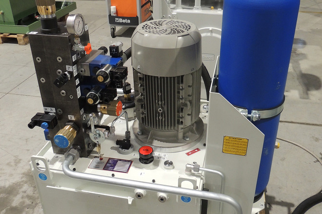 Pic #0 - Hydraulic command and control system for PVC Calender CR4 660 x 2150F