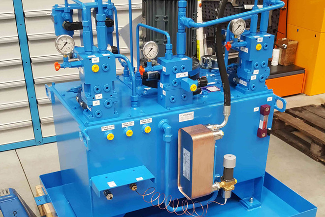 Pic #0 - Centrale oleodinamica per azionamento chiusura rulli calandra