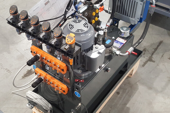 Pic #0 - Control unit with IO-Link instrumentation