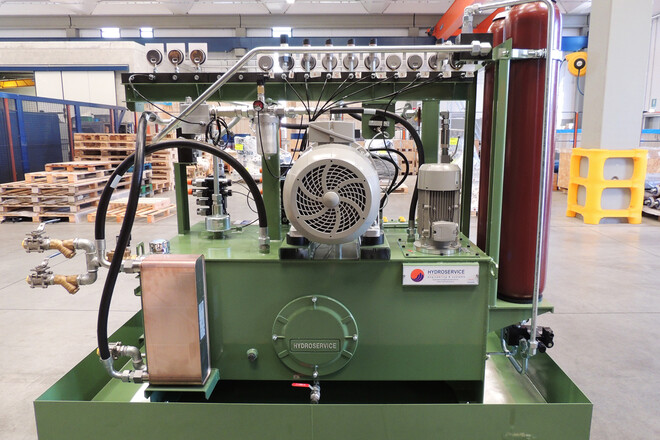 Pic #0 - Hydraulic command and control unit for calender actuators