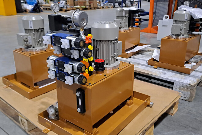 Pic #0 - Four small HPU