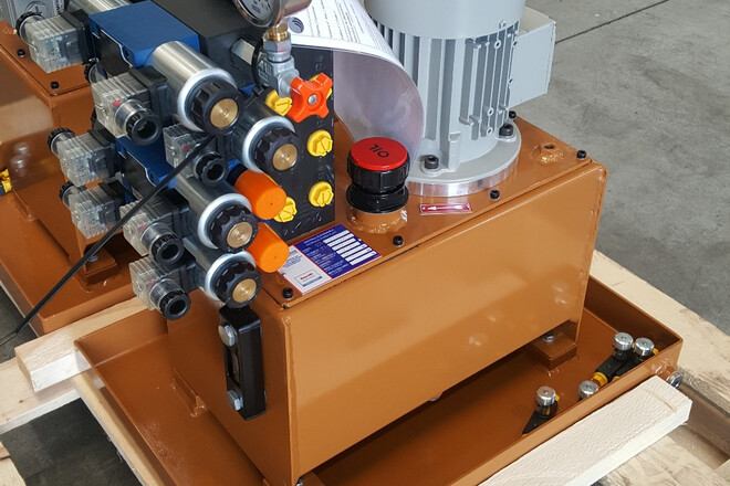 Pic #1 - Four small HPU